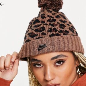 NWOT Nike leopard print pom pom cuffed beanie hat